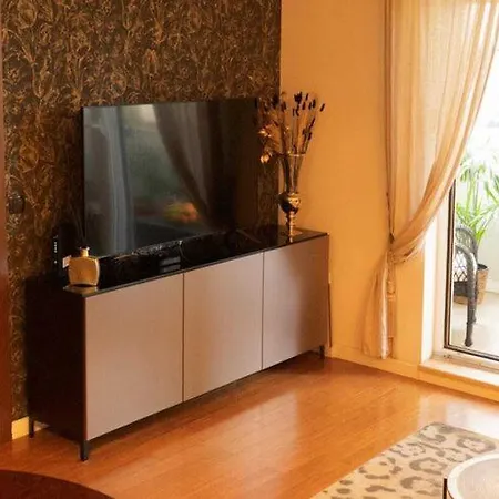 Leonardo - One Bedroom With Balcony * Split