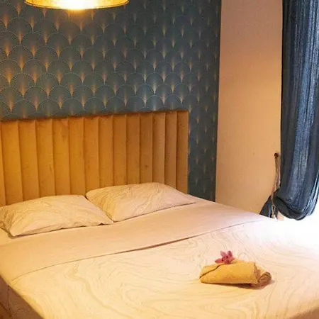 Апартаменти Leonardo - One Bedroom With Balcony