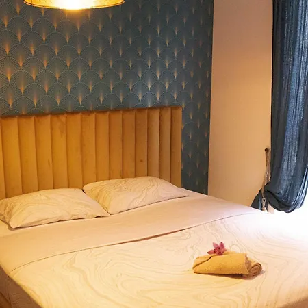 Leonardo - One Bedroom With Balcony Apartment Split